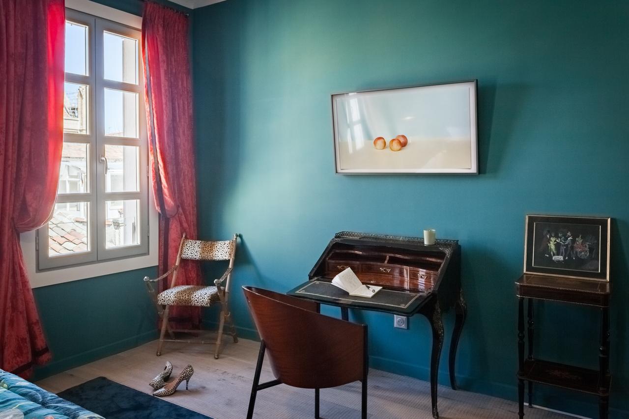 Maison Du Collectionneur Bed & Breakfast